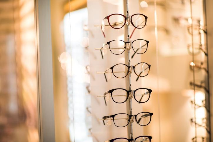 okulary w sklepie optycznym